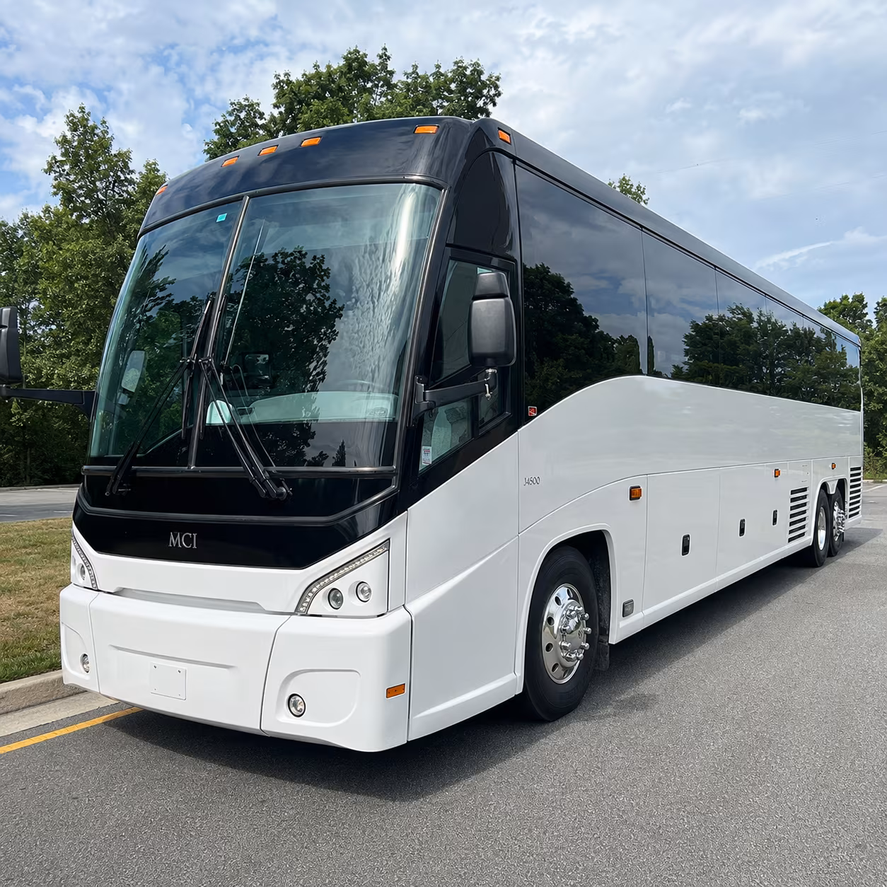 comfortable charter buses for airport transfers on your wedding weekend