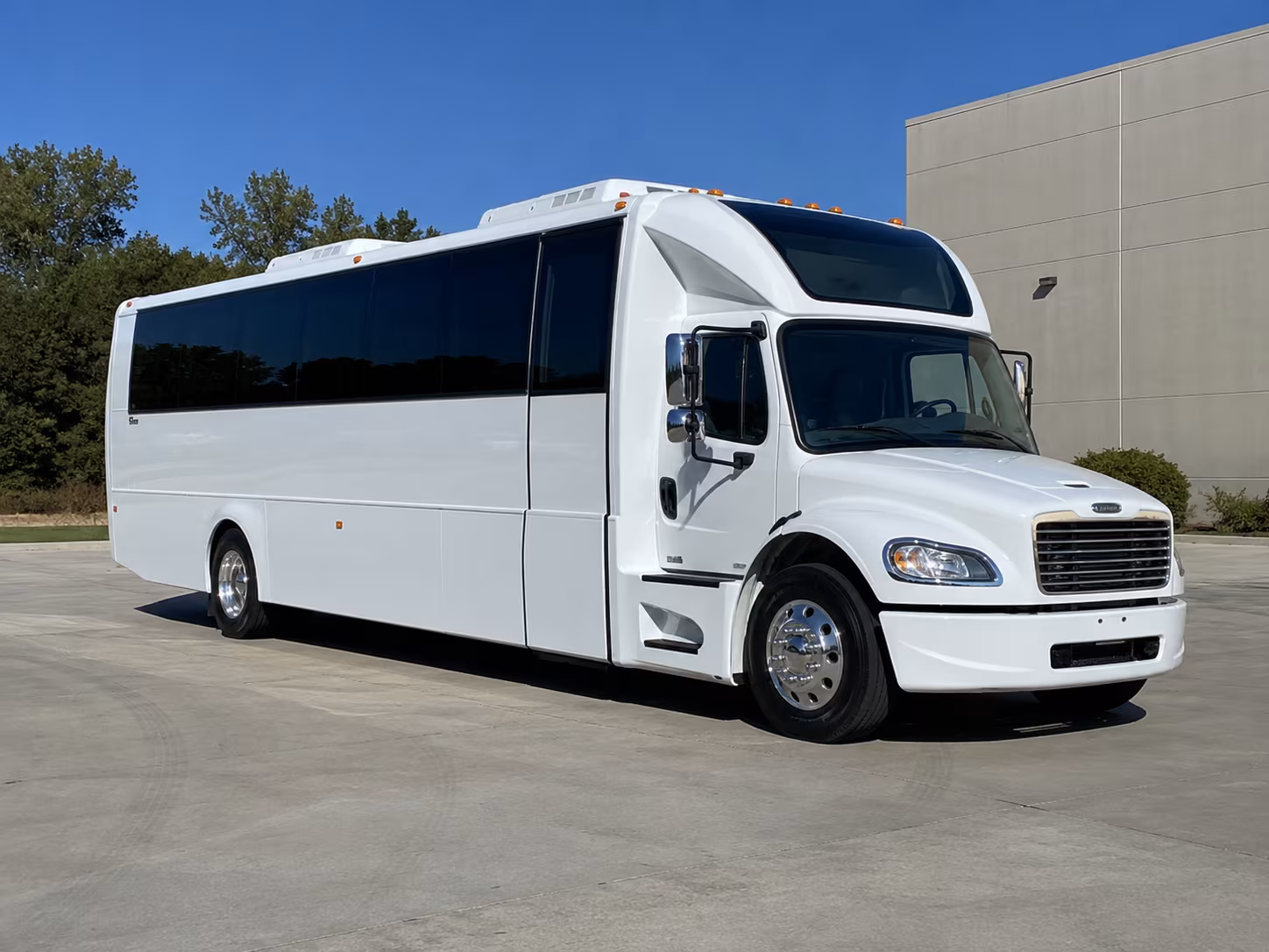 mesquite 28 passenger party bus